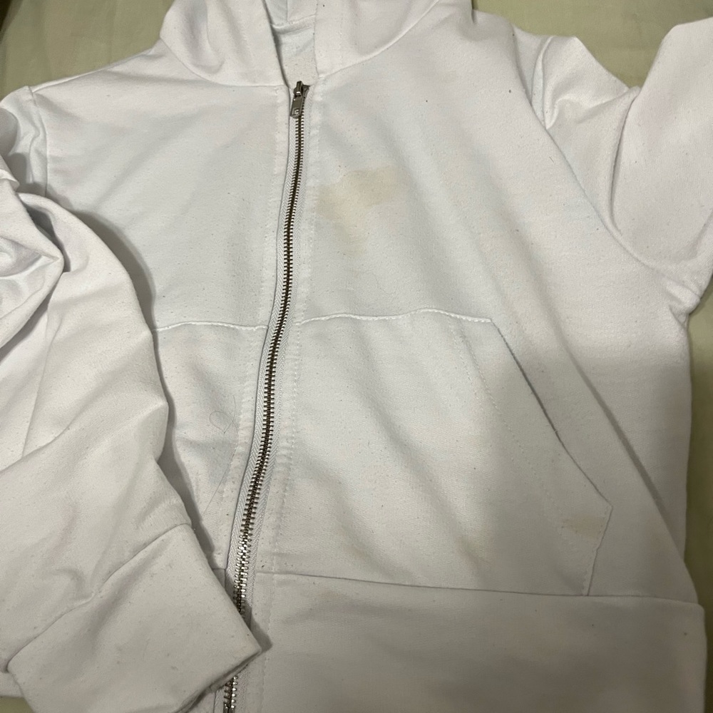 White cropped sweatshirt